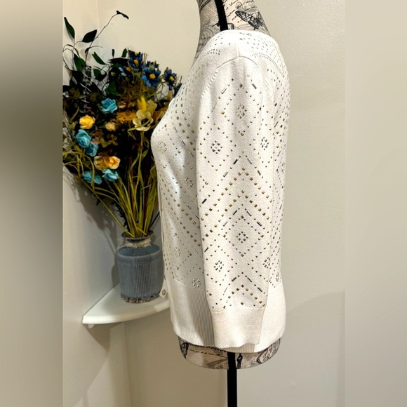White House Black Market White Cardigan Gold/silver bead snap front closure sz M - Picture 5 of 8